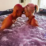펜션 Varazsfeszek Vendeghaz