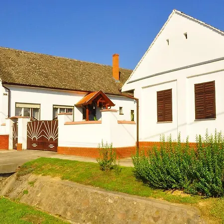 Feriehus Varazsfeszek Vendeghaz *