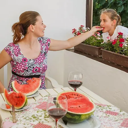 Varazsfeszek Vendeghaz Majs